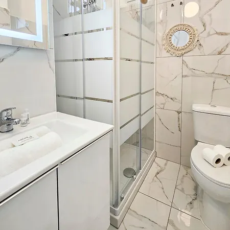 New Big Flat 8 Pers Ac Wifi Niza